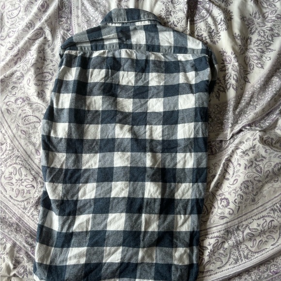 Woman’s button down - Picture 2 of 3